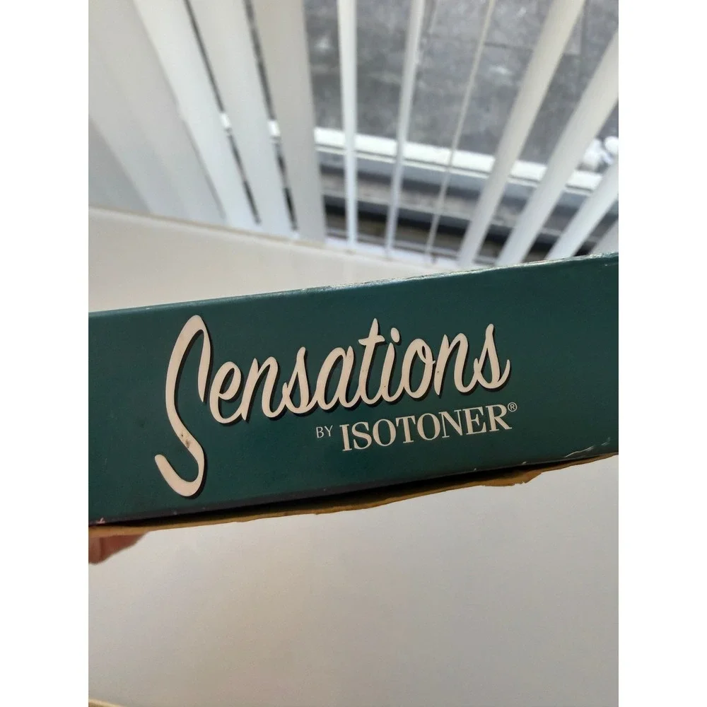 Sensations by Isotoner Fleece Gloves Women One Size Red Embroidered Heels Purses